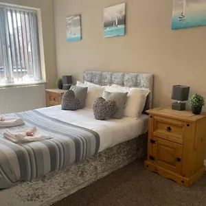 https://04-st-andrews-sleeps-6.hotelsin-chester.com